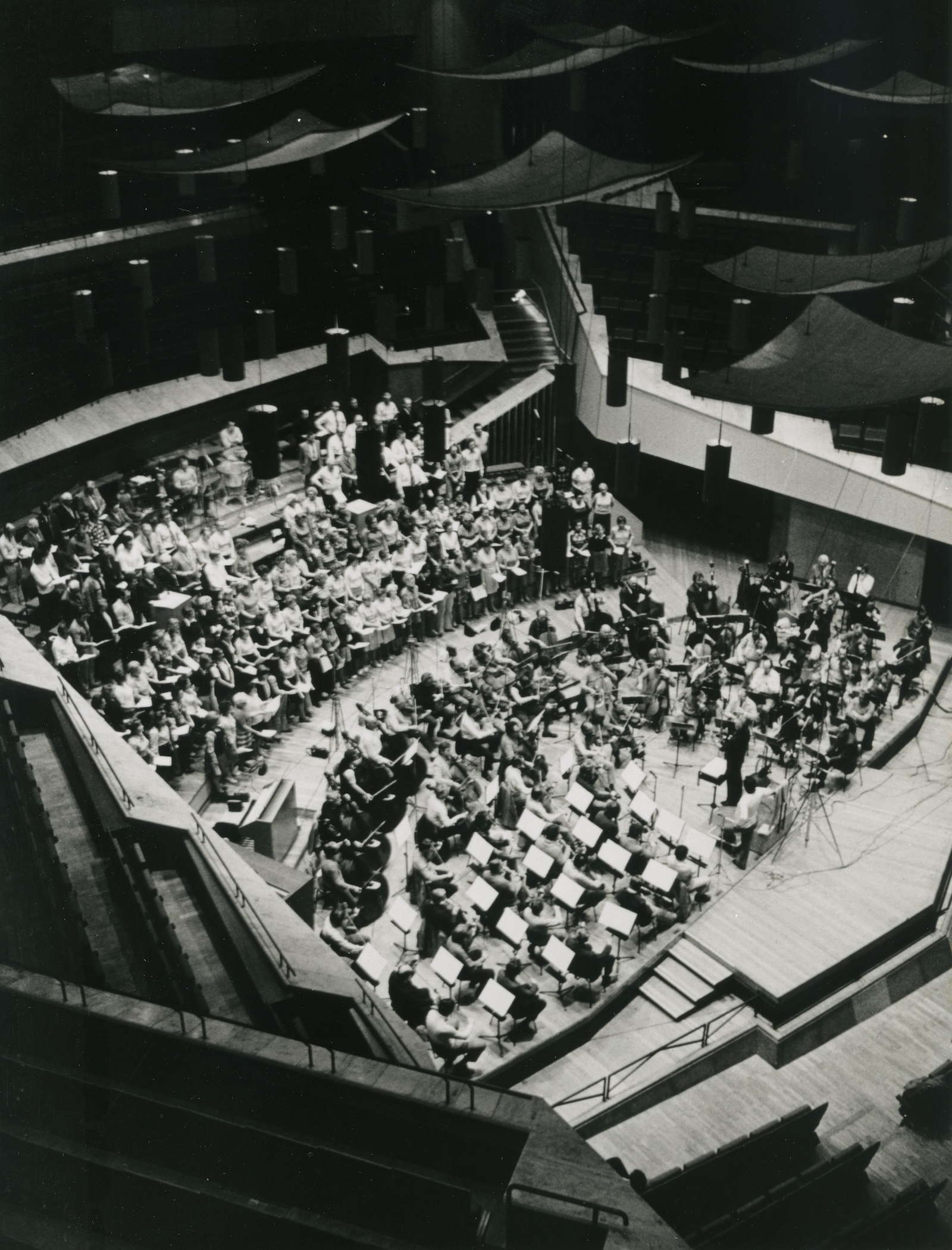 Karajan  recording with the BPO in the Berlin Philharmonie