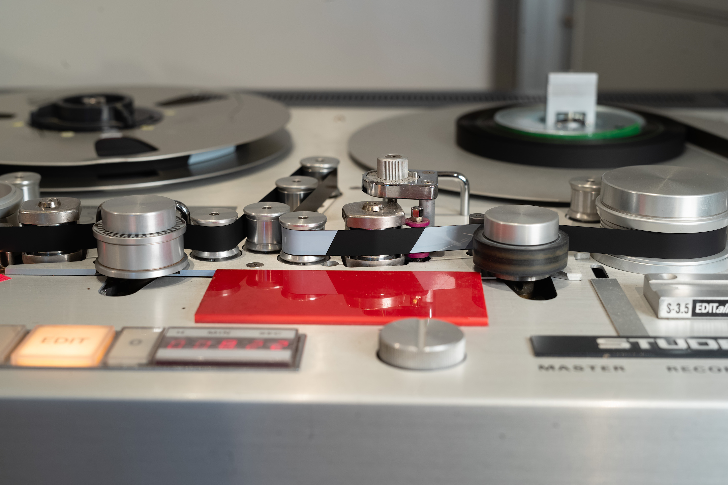 Studer with 4 track head stock